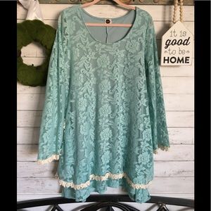 J&M Ladies Lace Tunic Sz L